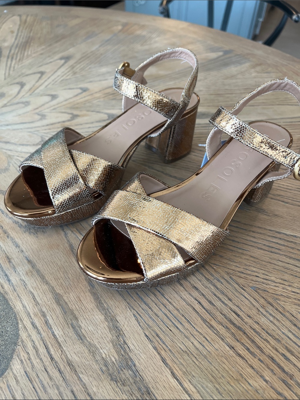NWT Aerosoles Cosmo Heels Sandals Gold Copper Metallic 8